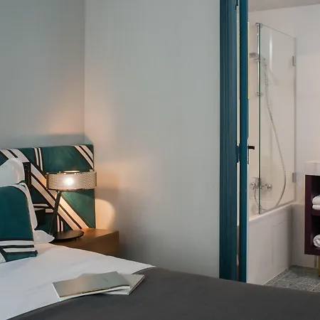 Aoriste & 4* Paris