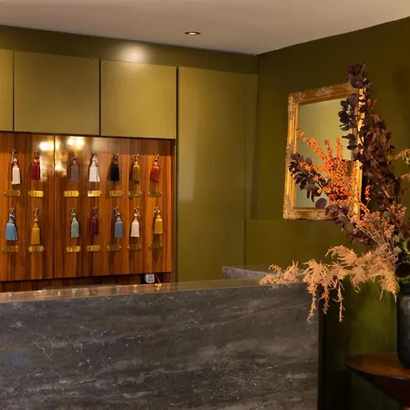 Hotell Aoriste & Paris