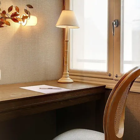 Aoriste & 4* Paris