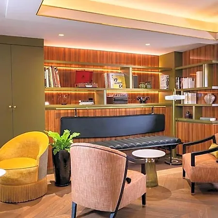 Aoriste & 4* Paris
