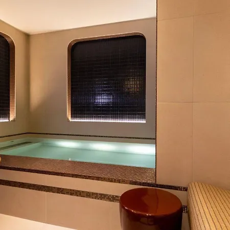 Hotel Aoriste & 4*