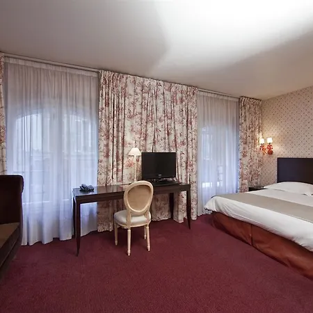 Hotel Louvre Piemont 4*