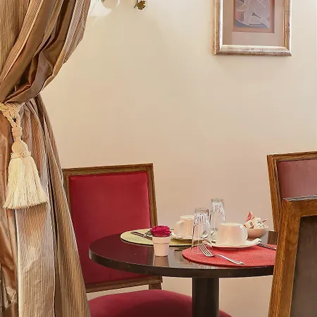 Louvre Piemont Hotel